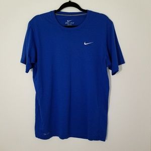NIKE DRI-FIT T-SHIRT only worn once! Size L